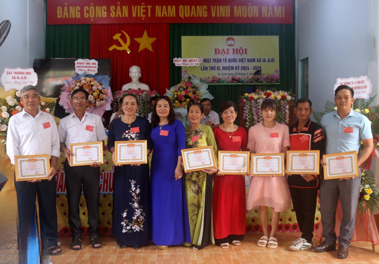 Yến tặng quà
